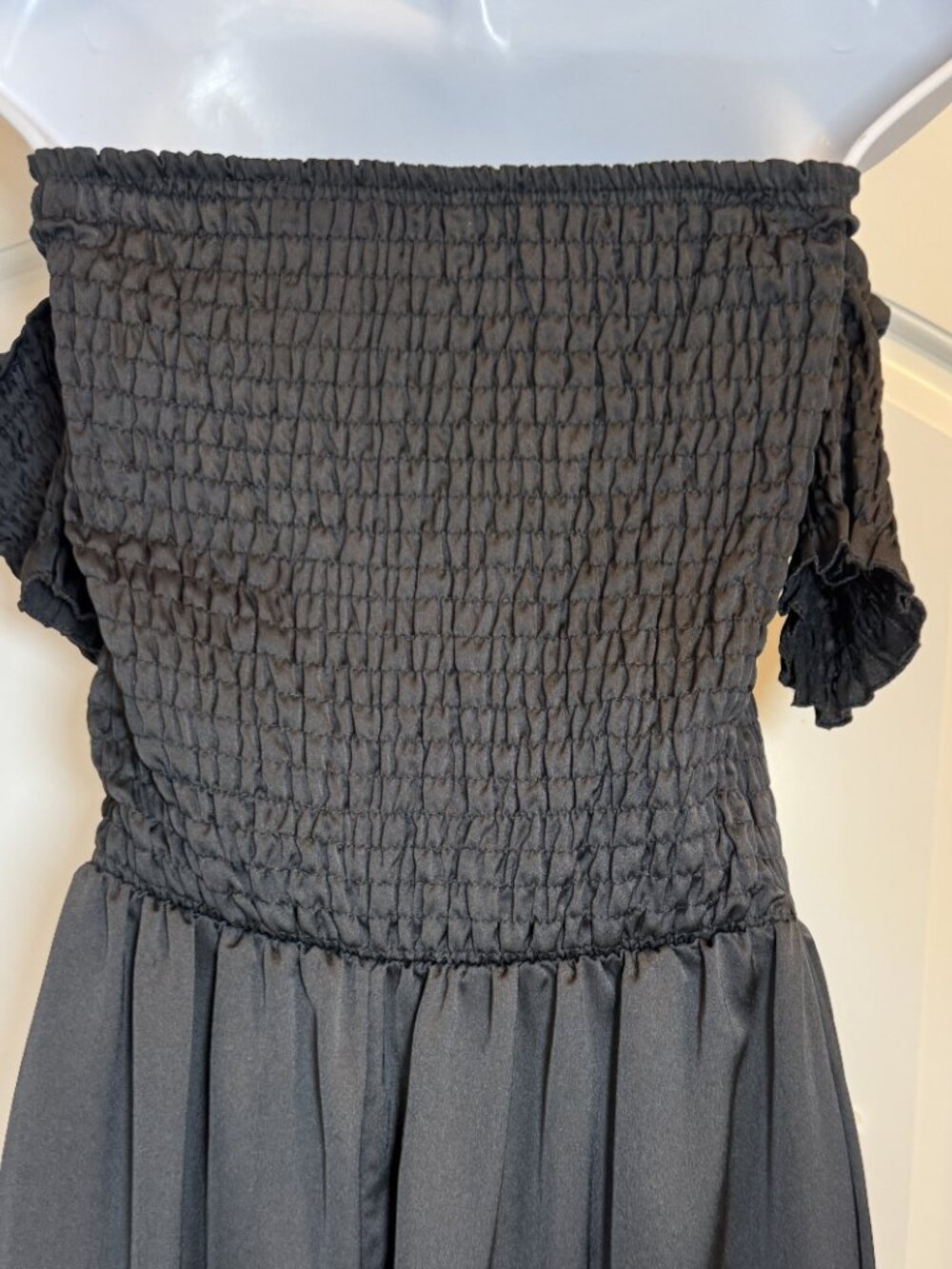 PARISIAN Black Off Shoulder Smocked Maxi Dress Size Medium Made in Italy - Picture 6 of 12